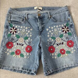 Vintage America Floral Embroidered slightly distressed Jean Shorts - Blue